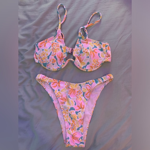 💘 Floral Print Shein Bikini 💘 - Picture 2 of 5